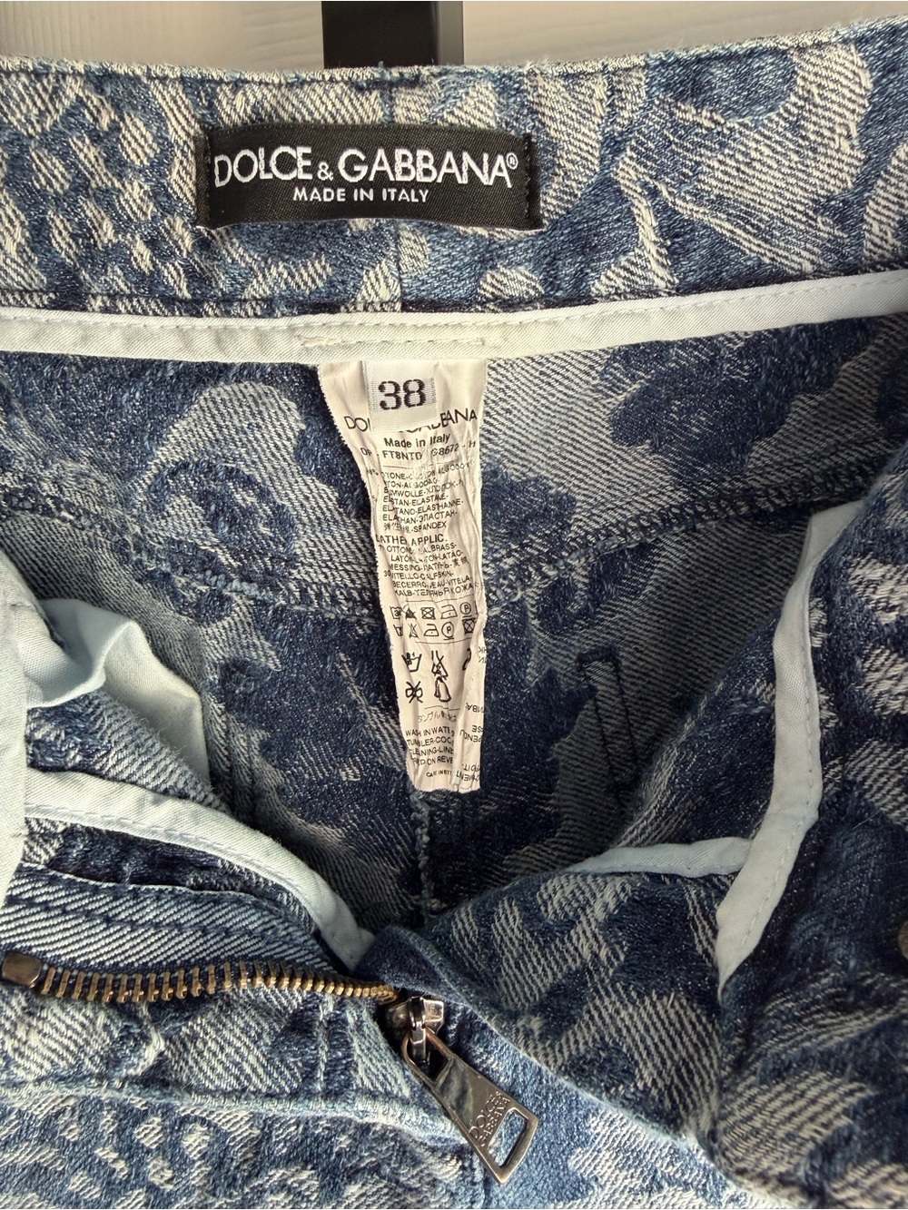 Dolce & Gabbana Blue Jacquard Denim Jeans
Size: 38 EUR/ 4 USA - Picture 4 of 10
